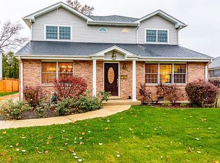 451 N Emery Ln, Elmhurst, IL 60126