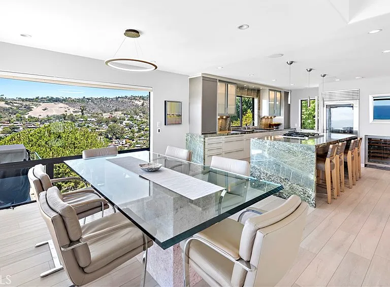 940 Summit Dr — Photo 13