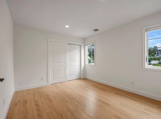 2 Durbyan Pl, Pt Washington, NY 11050
