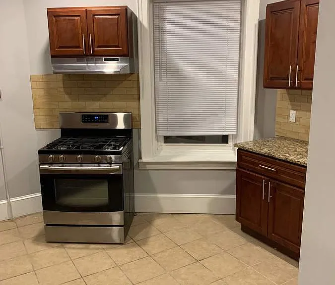 536 W King St #B6 — Photo 14