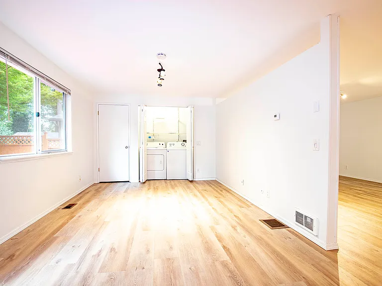 21612 SE 271st Pl — Photo 9