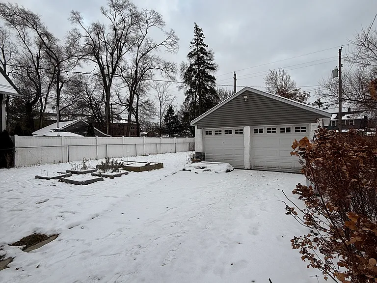 315 Pearson St — Photo 19
