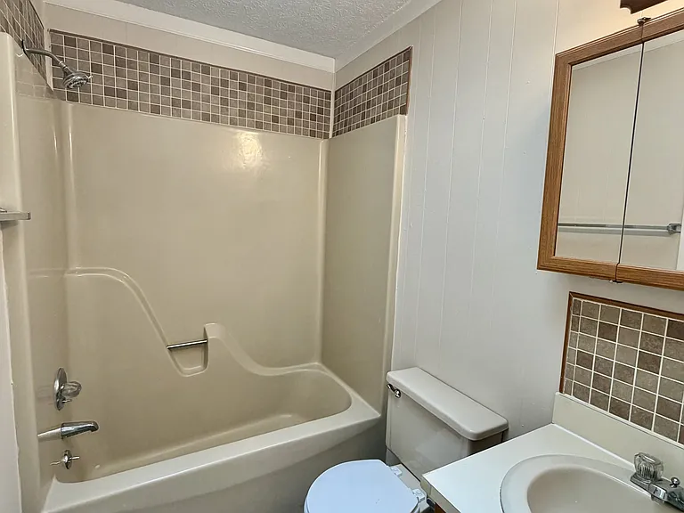 2267 Waterlick Rd #B — Photo 9