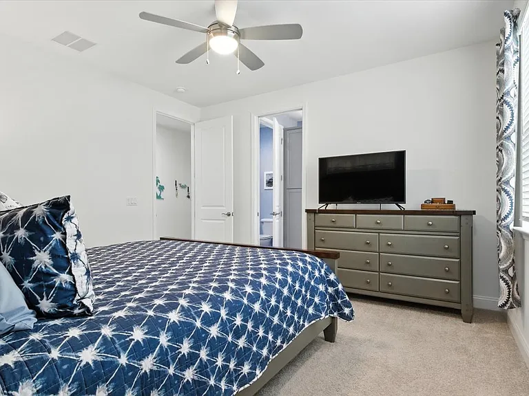 511 Landshark Blvd — Photo 5