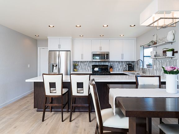4th image of 713 Highland Manor Ct