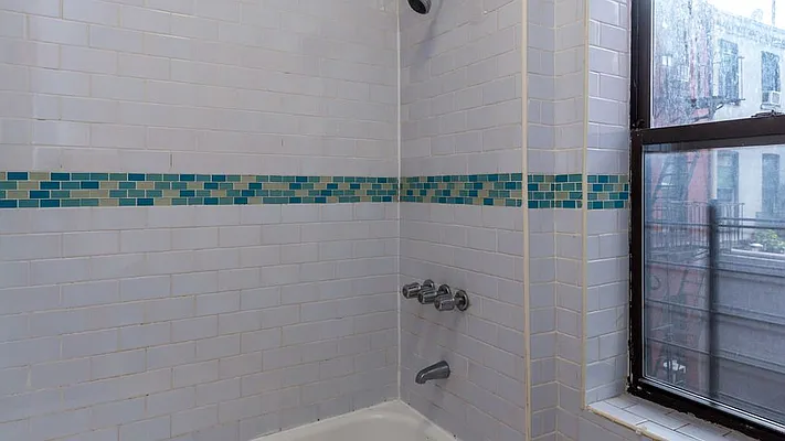 Rented by Nooklyn NYC LLC | media 41