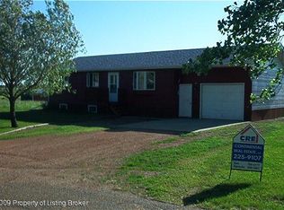 22 3rd Ave SW, Dunn Center, ND 58626