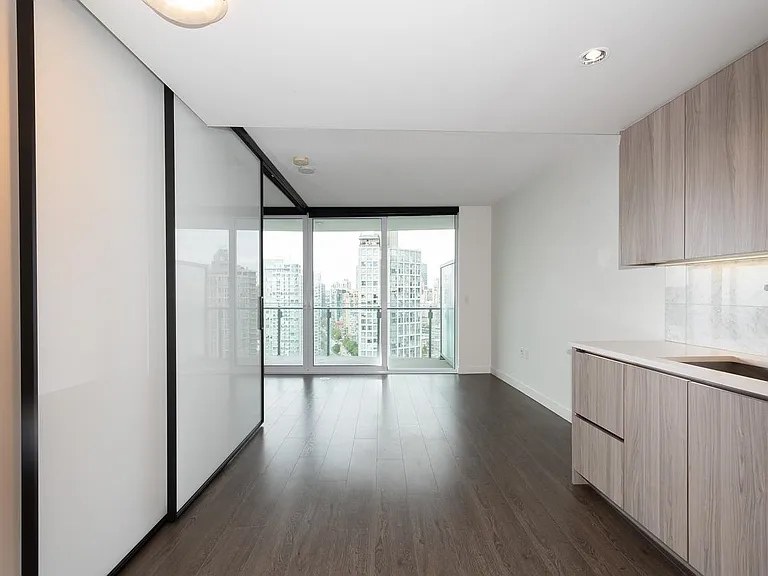 89 Nelson St #2403 — Photo 2