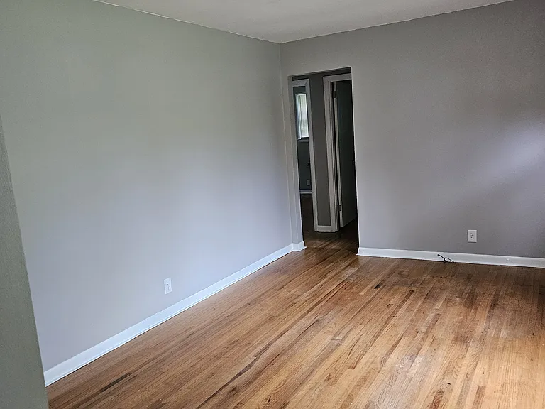 14 Fountainbleau Rd — Photo 7