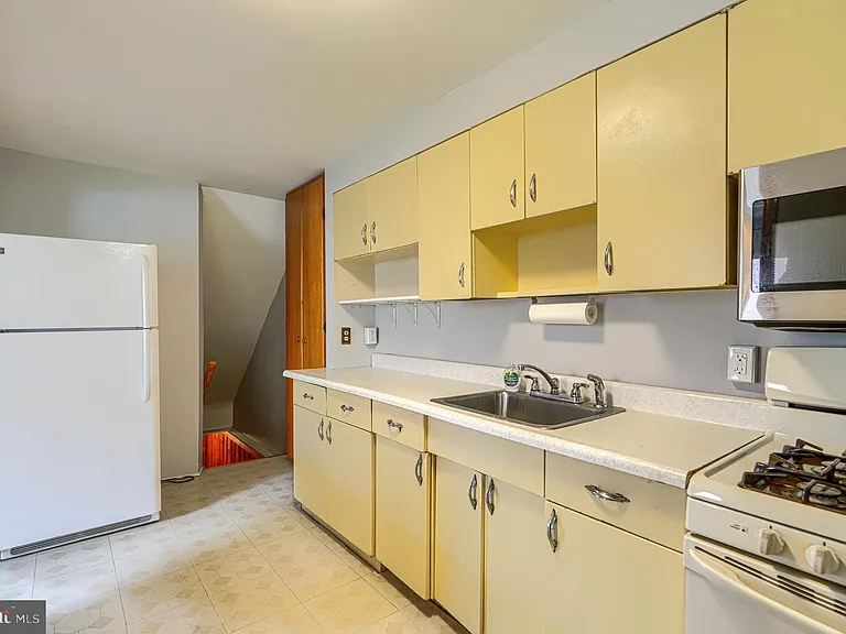 7114 Greenwood Ave — Photo 10