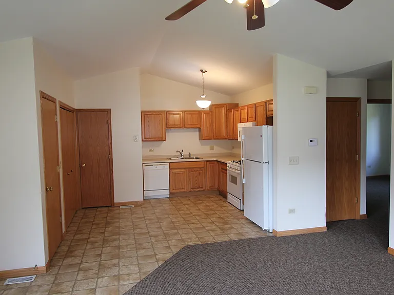 530 Johnson St — Photo 12