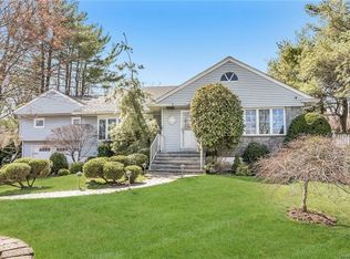 221 Winding Brook Rd, New Rochelle, NY 10804