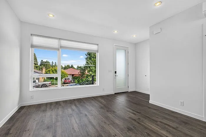 3819 S Cloverdale St — Photo 10