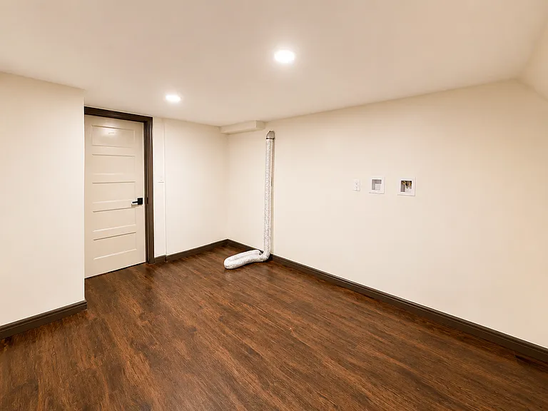 9610 Britannia Ct — Photo 8