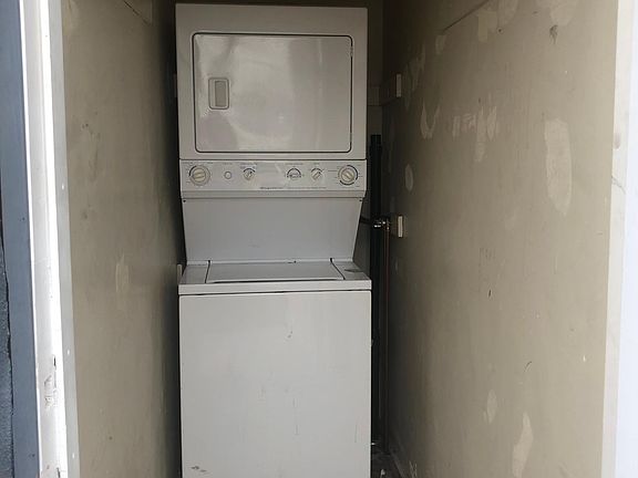 5th image of 1109 Hillside Pl #1109