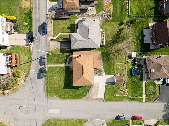 5th image of 583 Hillcrest Ave