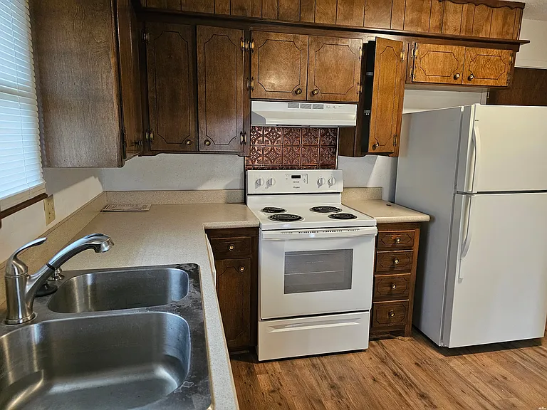 2300 Moberly Dr — Photo 11