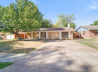 2743 Larchmont Dr, Mesquite, TX