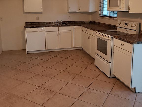 2nd image of 53685 Avenida Madero