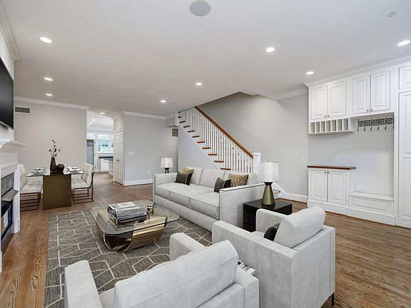 3rd image of 2717 Olive St NW