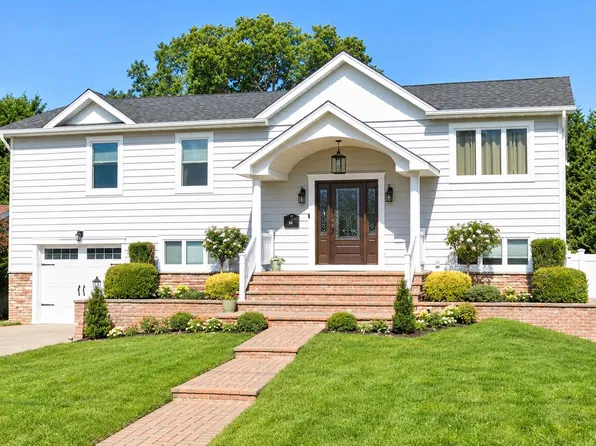 53 Cutter Place, West Babylon, NY 11704
