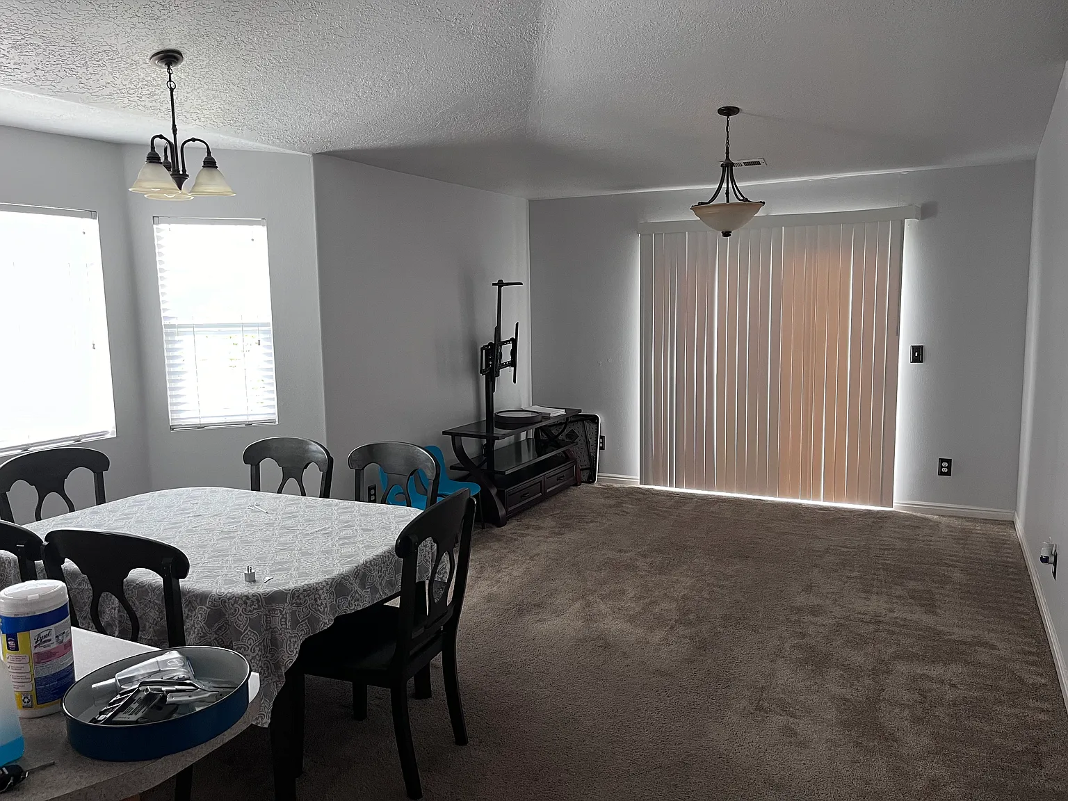 3 bed, 1247 sqft, $1,975 — Photo 4