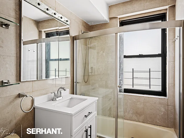 301 E 63rd St #14F — Photo 15