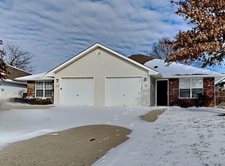 512 NW Woodbury Dr, Grain Valley, MO 64029
