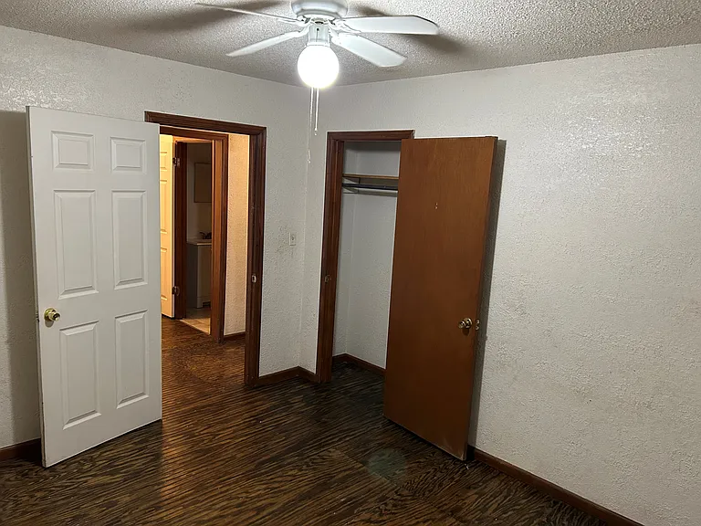 348 N Hardesty Ave — Photo 9