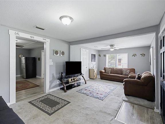 5th image of 1330 NE 55th St