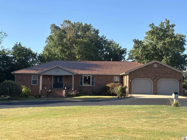 7505 Della Ln, Paducah, KY 42003