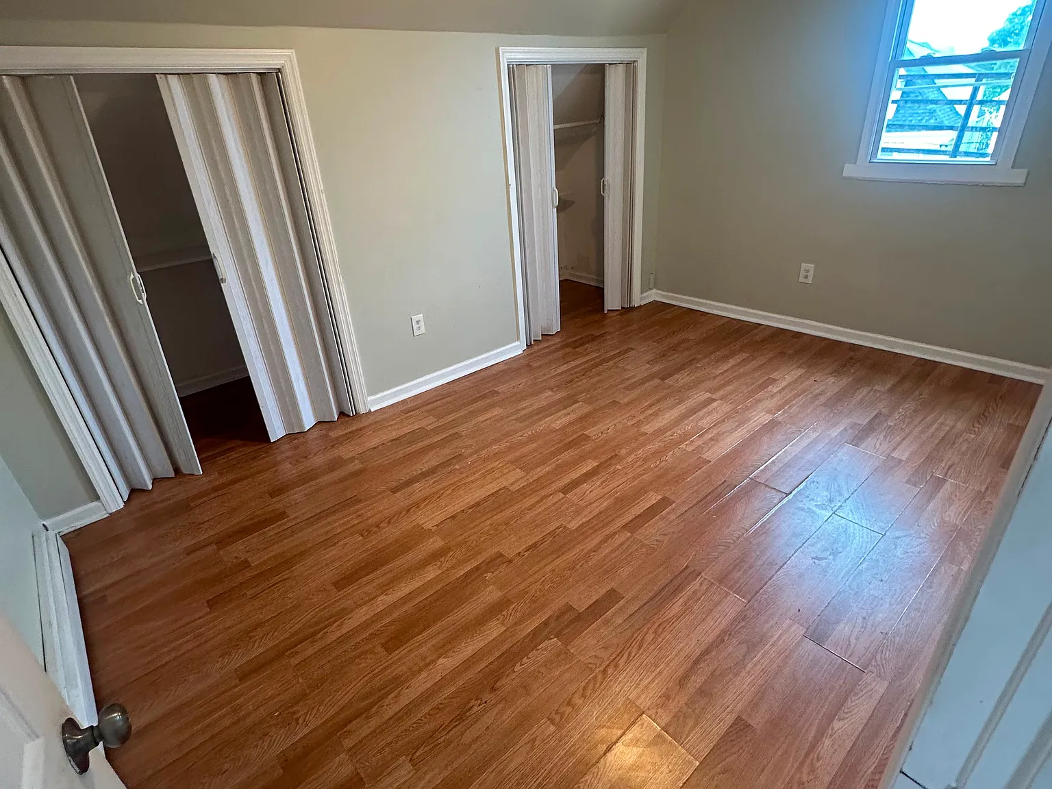 5 bed, $2,800 — Photo 2