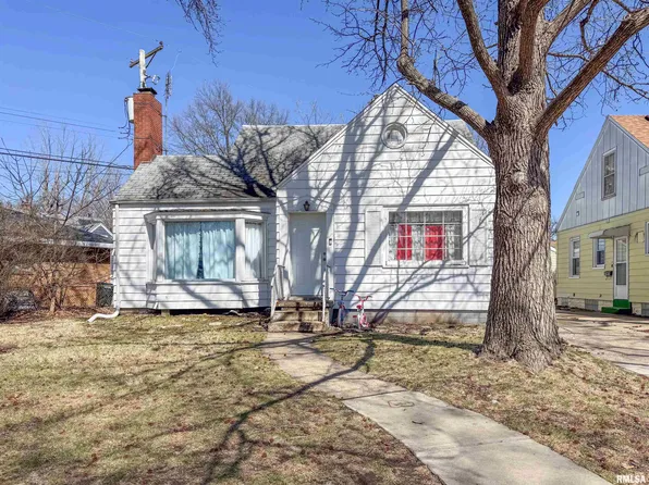 808 N Avon Curve St, Peoria, IL 61604