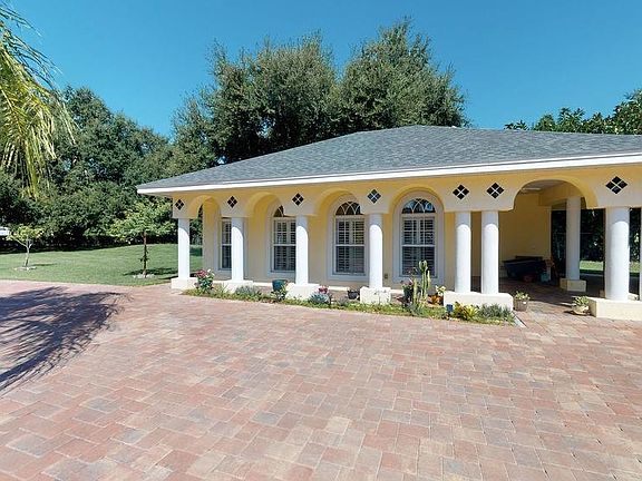 3rd image of 9800 Lake Ruby Dr W