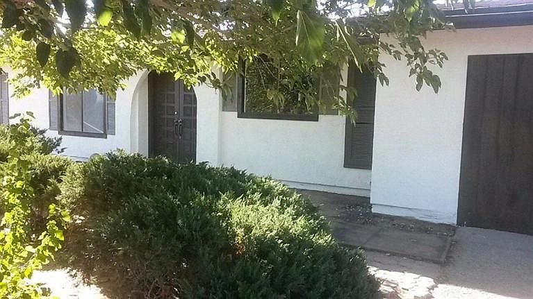 2nd image of 15401 Riverside St