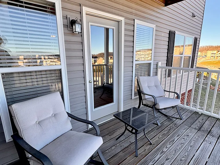 Eagle View Luxury Apartments — Photo 23