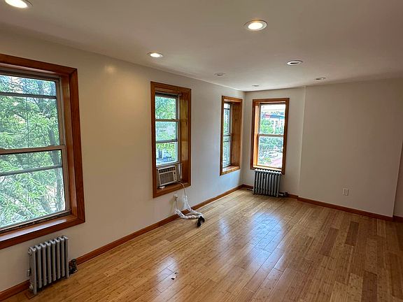 4th image of 223 Lefferts Ave #3