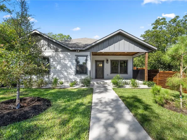 611 Elliott St, Taylor, TX 76574