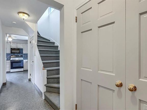 2nd image of 27 Morgan St