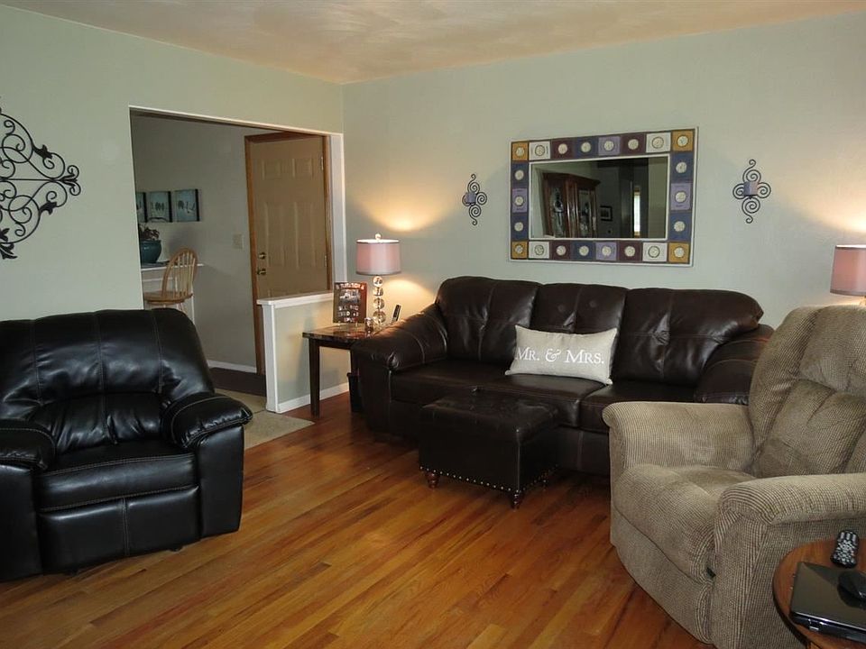 1st image of 19455 Dresden Dr