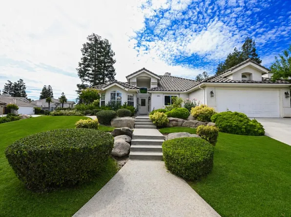 9061 N Brookview Ave, Fresno, CA 93720