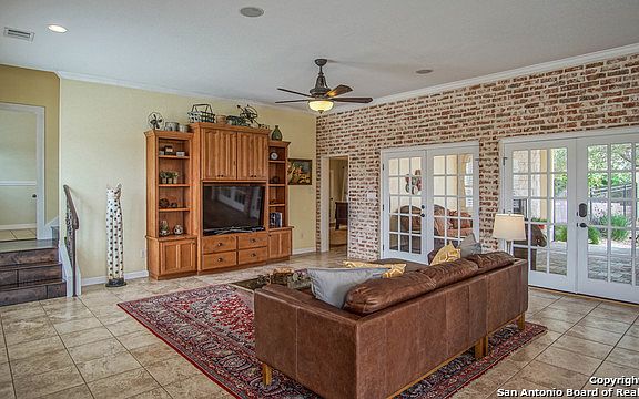 5th image of 443 E Tanglewood Dr
