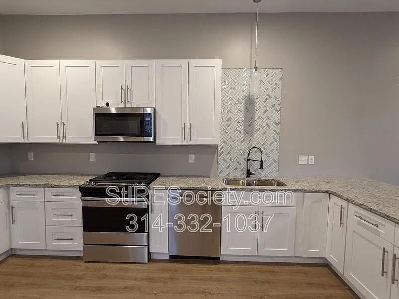 3 bed, 2.5 bath, 1977 sqft, $2,875 — Photo 4