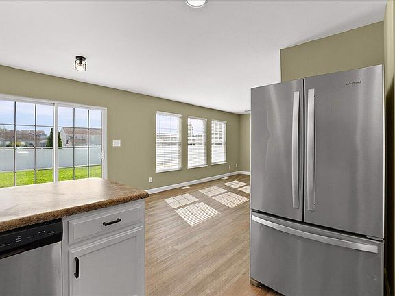 5th image of 10725 Illinois St