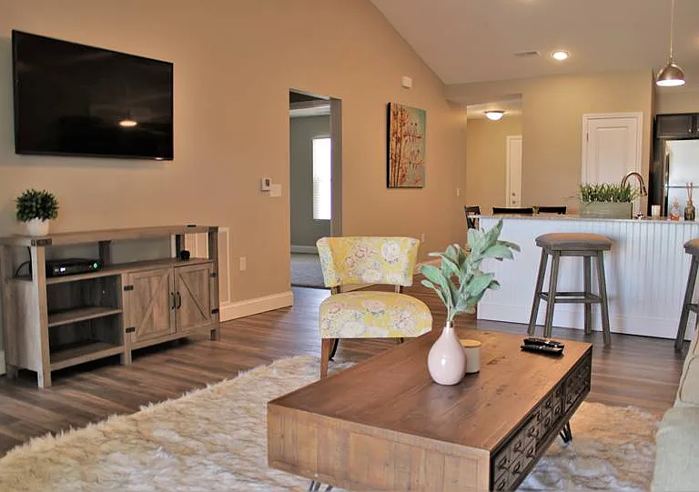 10 E Colony Dr — Photo 11