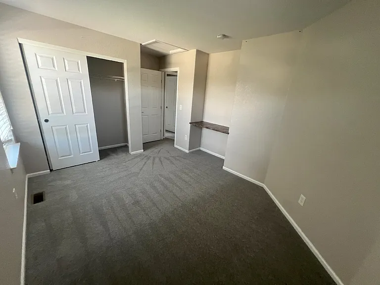5420 Heatherton Ln — Photo 17