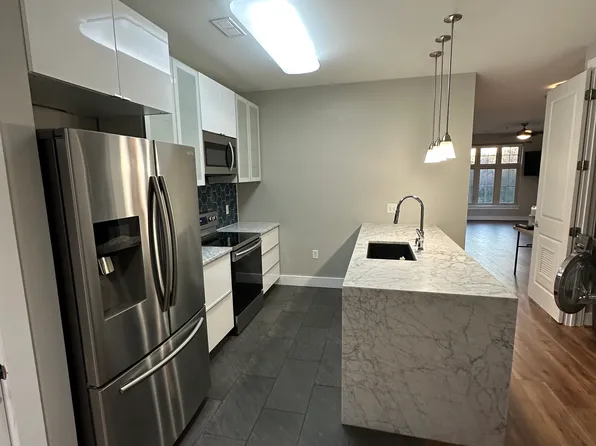 1101 W 1st St, Charlotte, NC