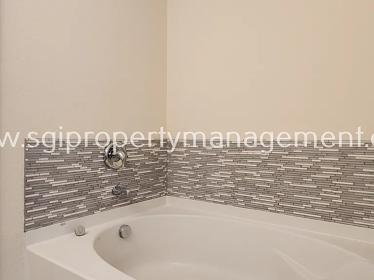2304 Hayes St — Photo 14