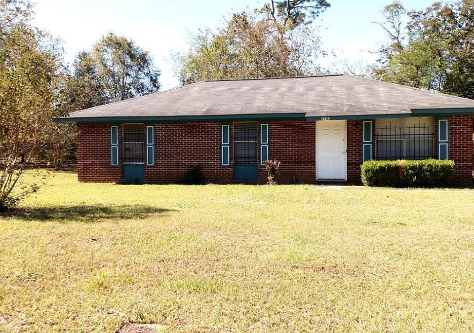 2703 Newcastle Lane