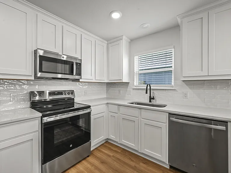 2307 Mill St — Photo 6